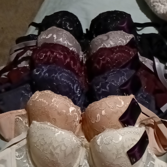 They aee brand new Sofra Bras. I got the wrong size and don't want them. - Picture 7 of 7
